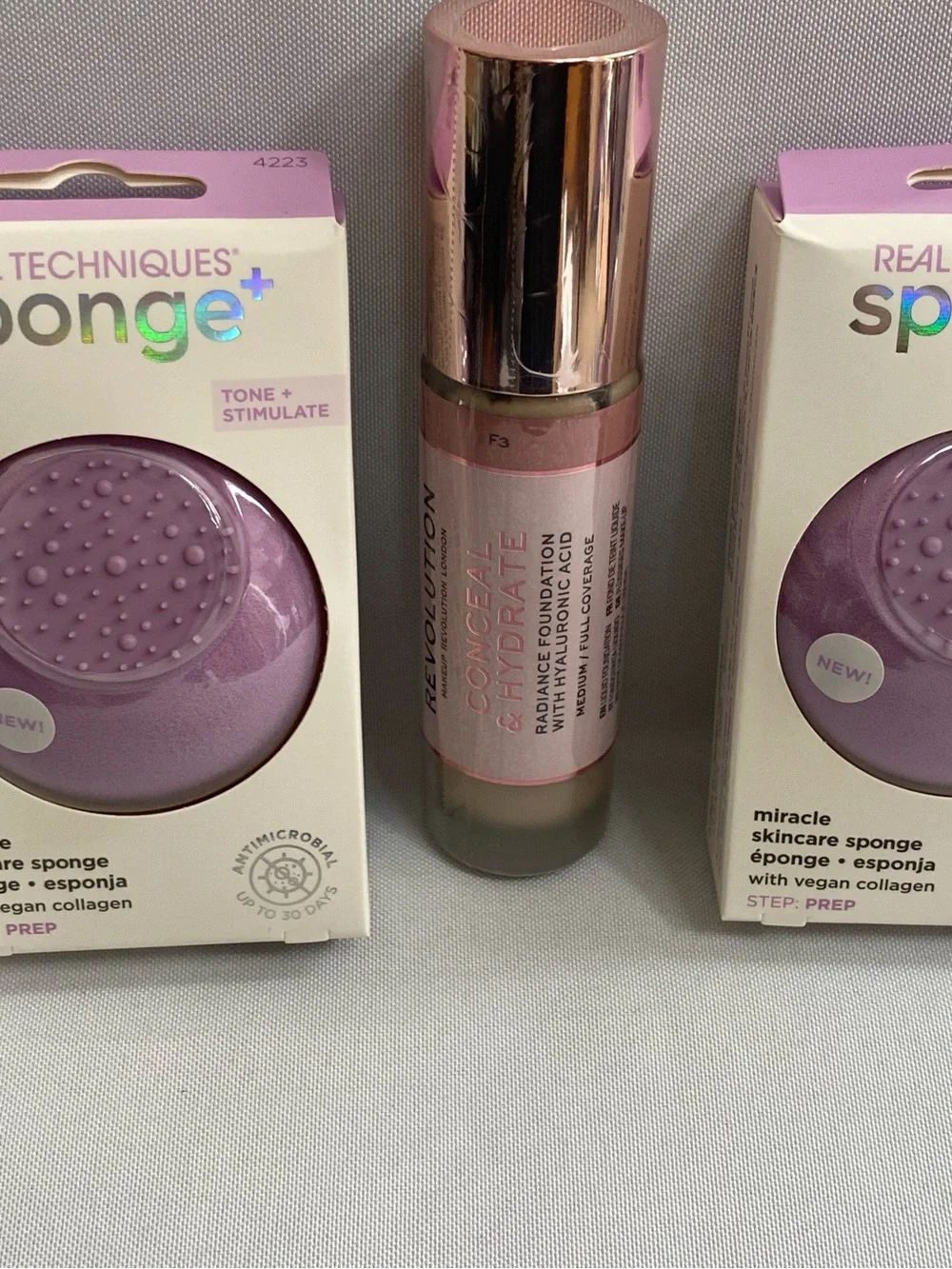 Real Techniques Radiance Conceal & Hydrate Serum Foundation – Pink Beige Bottle